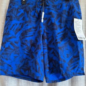 lululemon athletica Men's Blue Leaf-Print Swim Board Shorts